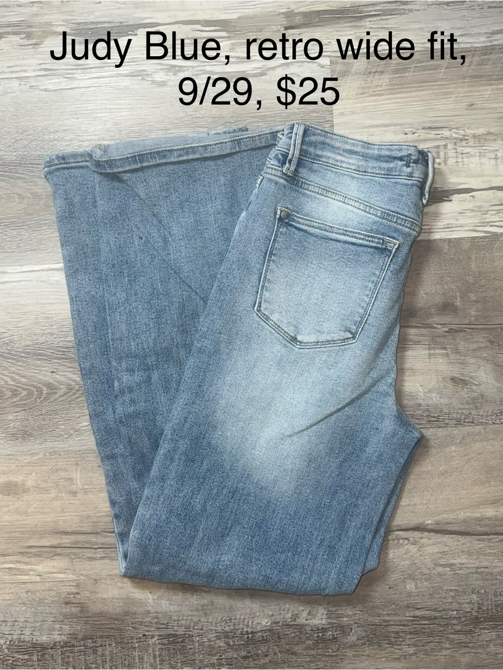 Judy Blue women’s Retro Wide Fit Jeans in Light Blue Wash